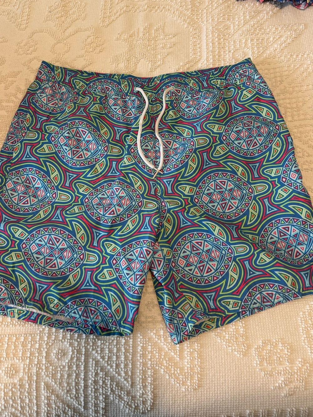Vineyard Vines Geometric Turtle Print Swim Trunks